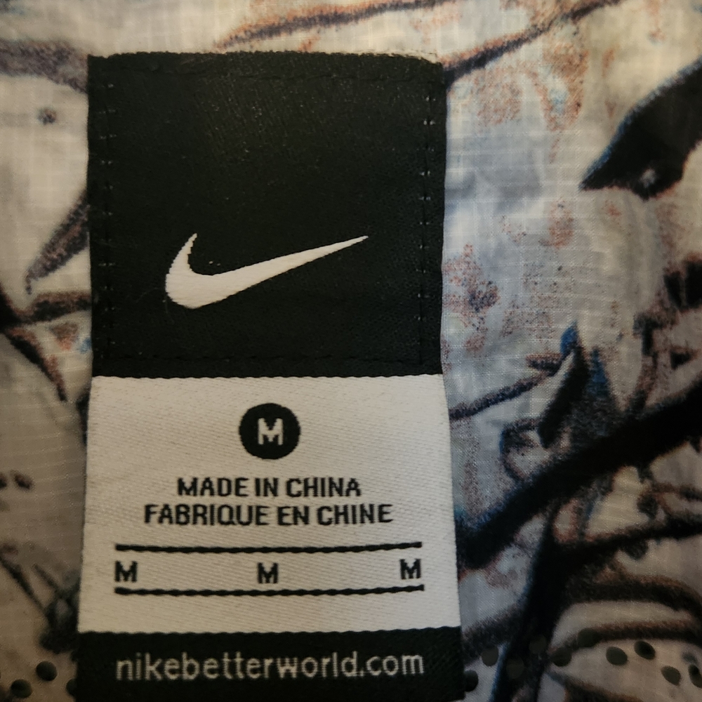 NIKE Womens Black and White Graphic Vest. - Picture 4 of 9